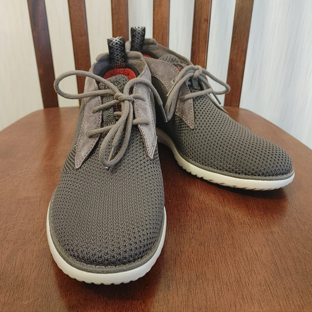 UGG Union HyperWeave Chukka Sneaker Men's 7 Women's 9
